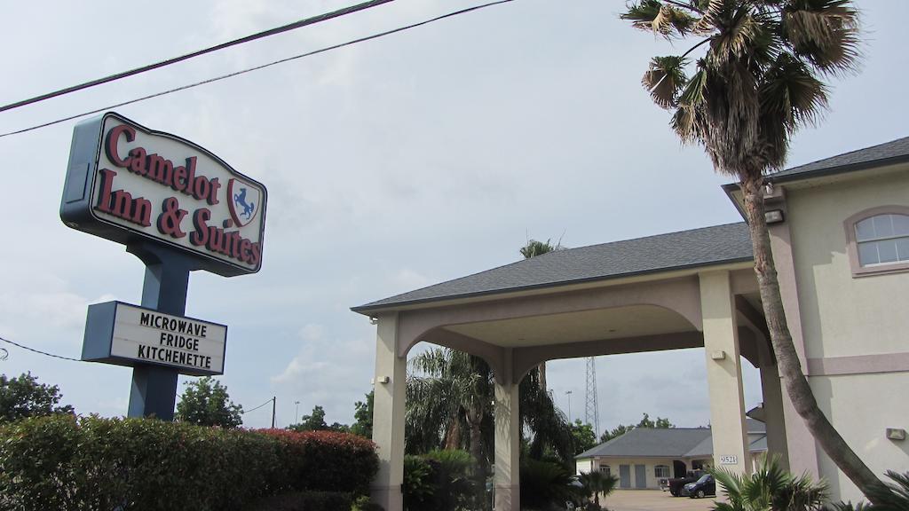 Camelot Inn & Suites Highway 290/Northwest Freeway Jersey Village Exterior photo